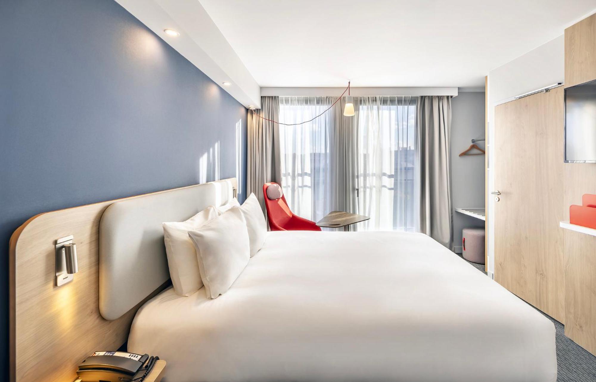Holiday Inn Express Paris - Poissy By Ihg Exteriér fotografie